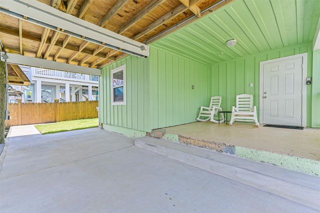 4222 Spanish Main, Jamaica Beach, TX 77554