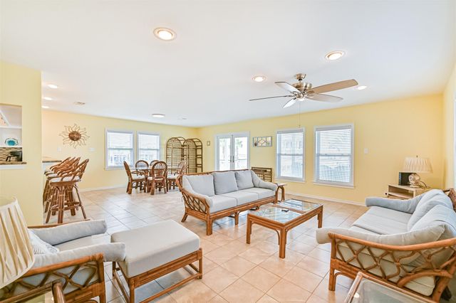 4222 Spanish Main, Jamaica Beach, TX 77554