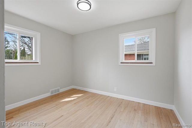 21407 Pallister Street, Saint Clair Shores, MI 48080
