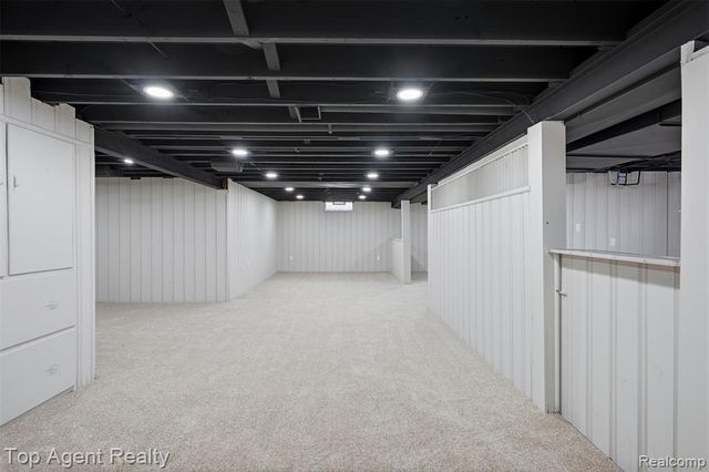 21407 Pallister Street, Saint Clair Shores, MI 48080