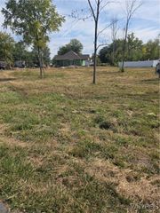 Eddy Drive West, Lewiston, NY 14092