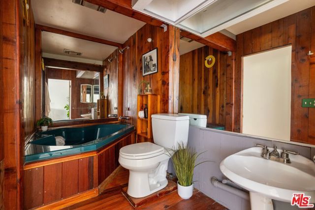1310 N Topanga Canyon Boulevard, Topanga (los Angeles), CA 90290