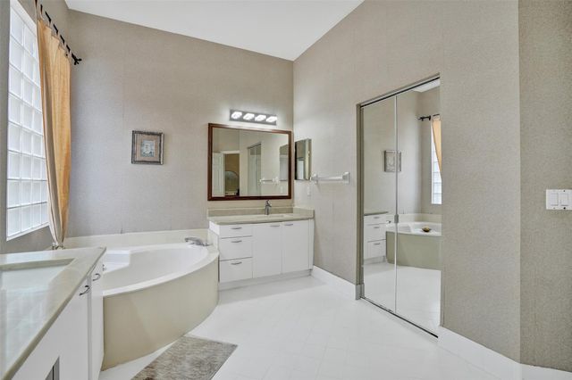 1581 NW 159th Ave, Pembroke Pines, FL 33028