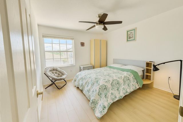 1581 NW 159th Ave, Pembroke Pines, FL 33028