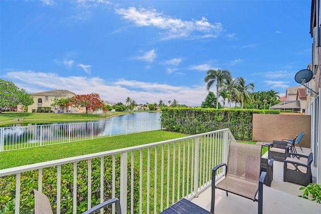 1581 NW 159th Ave, Pembroke Pines, FL 33028