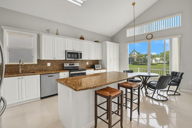 1581 NW 159th Ave, Pembroke Pines, FL 33028