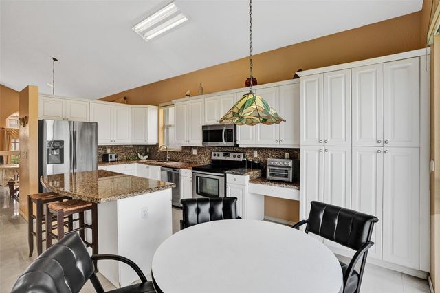 1581 NW 159th Ave, Pembroke Pines, FL 33028