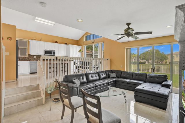 1581 NW 159th Ave, Pembroke Pines, FL 33028