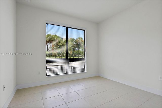 8001 NW 41st Street F-106, Doral, FL 33166