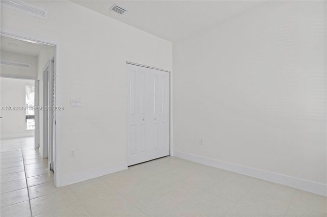 8001 NW 41st Street F-106, Doral, FL 33166