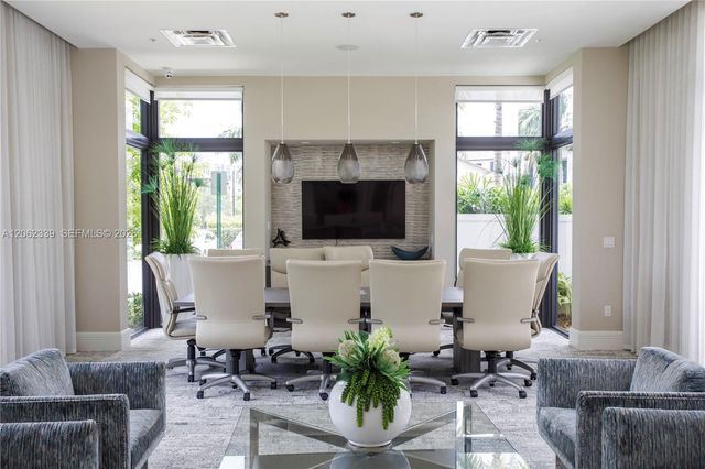 8001 NW 41st Street F-106, Doral, FL 33166