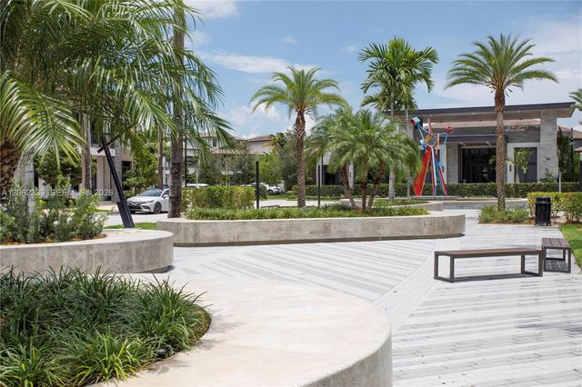 8001 NW 41st Street F-106, Doral, FL 33166