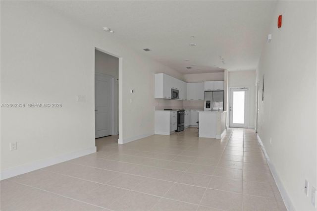 8001 NW 41st Street F-106, Doral, FL 33166