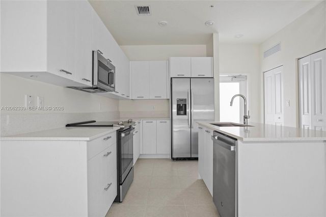8001 NW 41st Street F-106, Doral, FL 33166