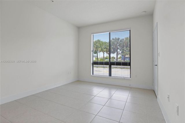 8001 NW 41st Street F-106, Doral, FL 33166