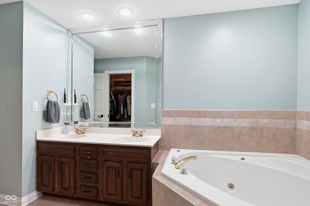 8749 N Port Circle, Indianapolis, IN 46236