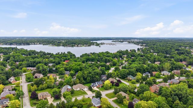 8749 N Port Circle, Indianapolis, IN 46236