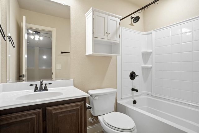 1021 Rustic Oak Way, Burleson, TX 76028