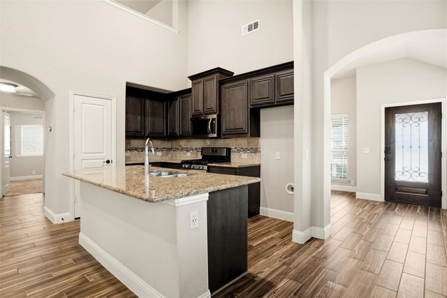 1021 Rustic Oak Way, Burleson, TX 76028