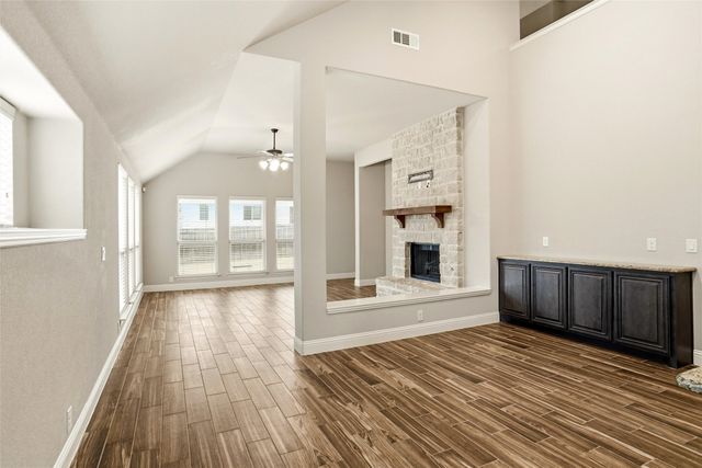 1021 Rustic Oak Way, Burleson, TX 76028