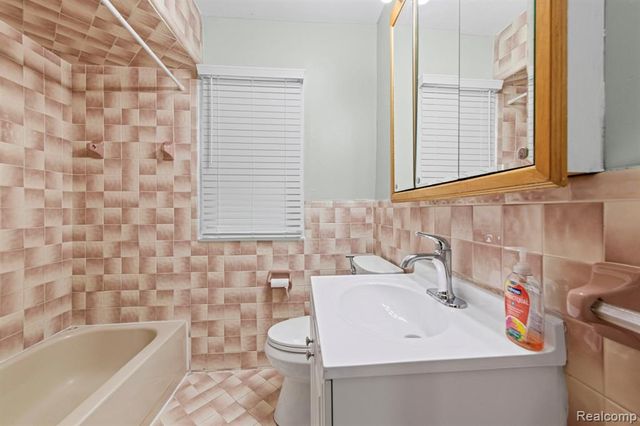 4165 Crooks Road, Troy, MI 48098