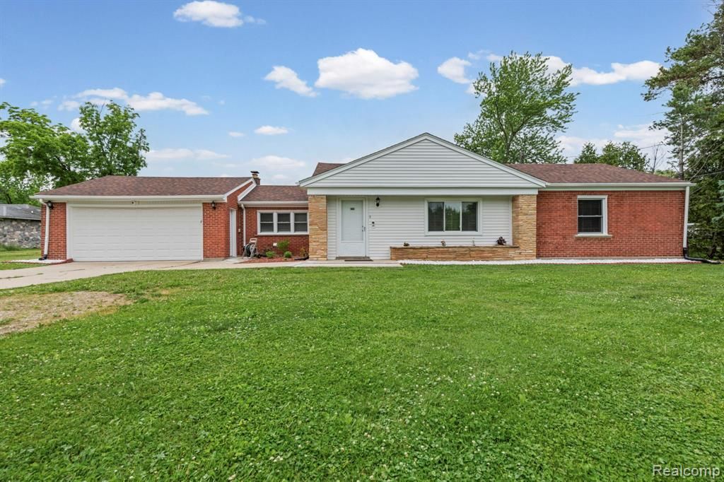 4165 Crooks Road, Troy, MI 48098