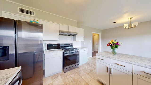 5554 Jackson Street, Merrillville, IN 46410
