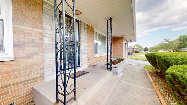 5554 Jackson Street, Merrillville, IN 46410