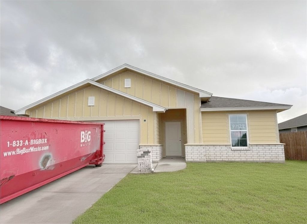 9122 Neesa Dr, Corpus Christi, TX 78410