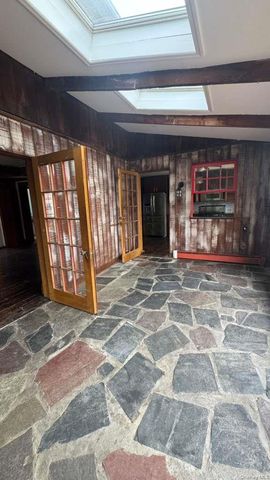 17 Jade Street, Oakdale, NY 11769