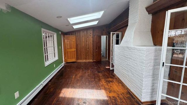 17 Jade Street, Oakdale, NY 11769