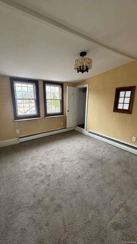 17 Jade Street, Oakdale, NY 11769