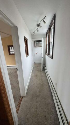 17 Jade Street, Oakdale, NY 11769