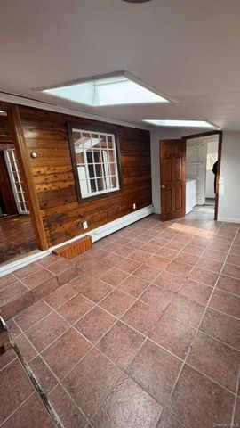 17 Jade Street, Oakdale, NY 11769