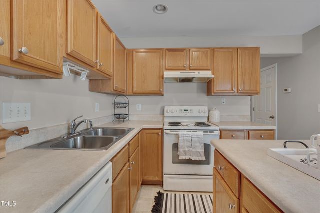 7704 Averette Field Drive, Raleigh, NC 27616