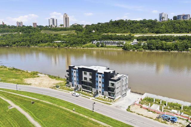 745 Manhattan Boulevard, 303, Dayton, KY 41074