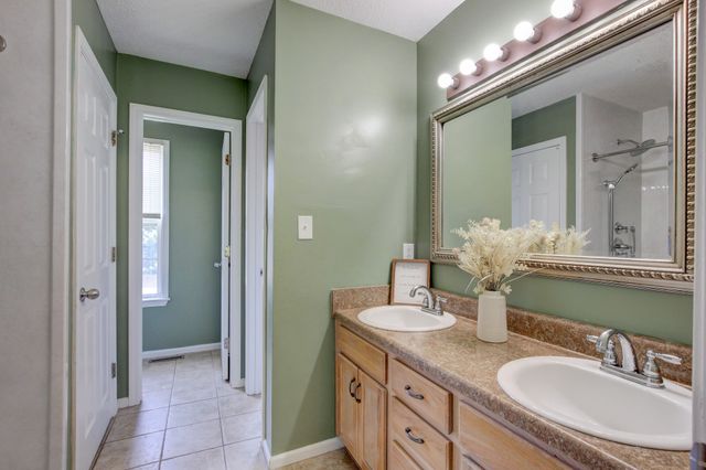 1492 Cedar Springs Cir, Clarksville, TN 37042