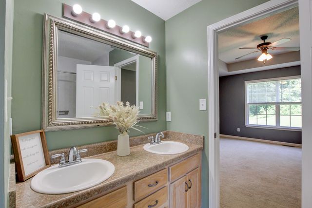 1492 Cedar Springs Cir, Clarksville, TN 37042
