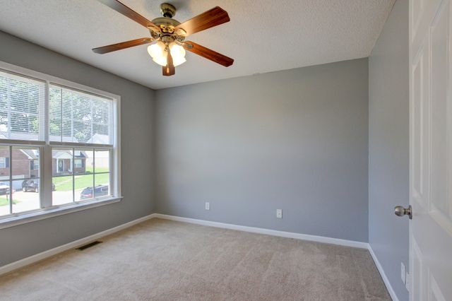 1492 Cedar Springs Cir, Clarksville, TN 37042