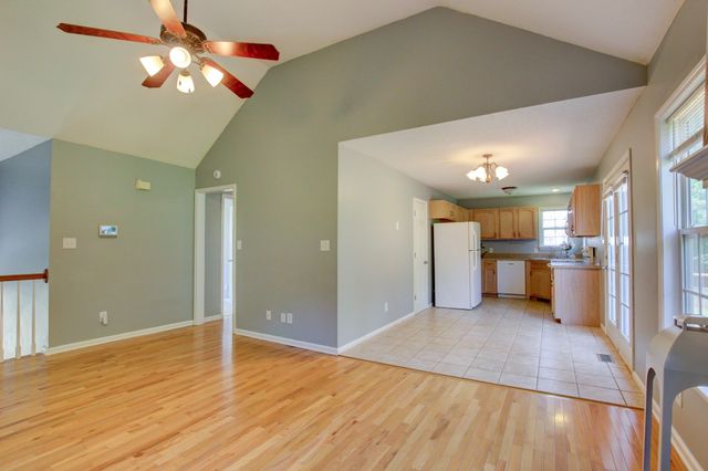1492 Cedar Springs Cir, Clarksville, TN 37042