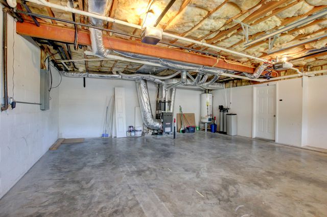 1492 Cedar Springs Cir, Clarksville, TN 37042