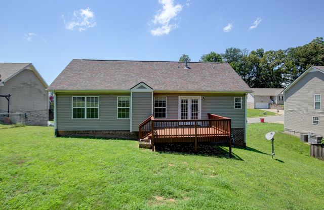 1492 Cedar Springs Cir, Clarksville, TN 37042