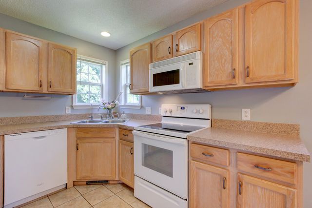 1492 Cedar Springs Cir, Clarksville, TN 37042