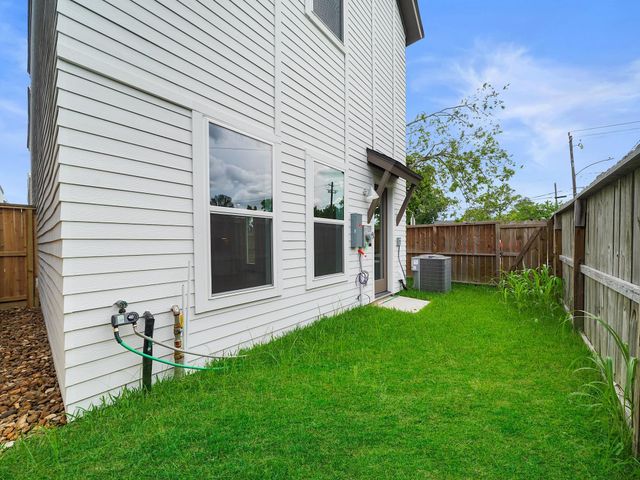 7508 Carver Road, Houston, TX 77088
