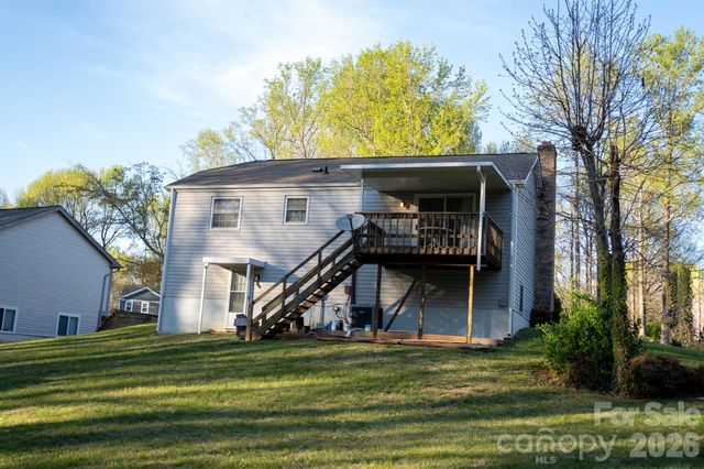 1018 Farmfield Lane, Charlotte, NC 28213