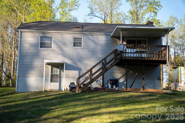 1018 Farmfield Lane, Charlotte, NC 28213