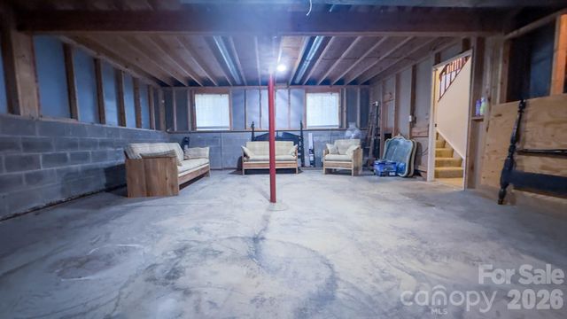 1018 Farmfield Lane, Charlotte, NC 28213