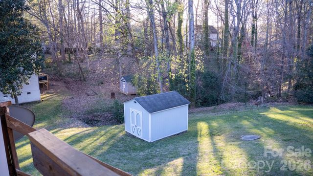 1018 Farmfield Lane, Charlotte, NC 28213