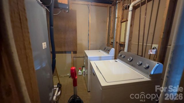 1018 Farmfield Lane, Charlotte, NC 28213