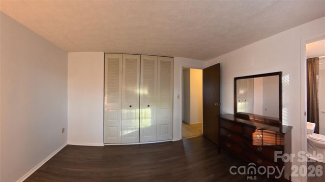 1018 Farmfield Lane, Charlotte, NC 28213